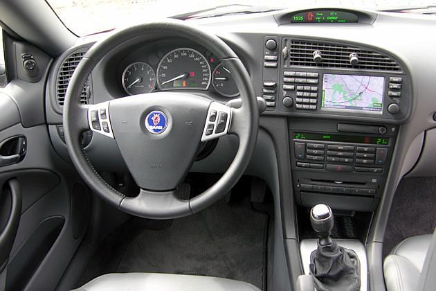 Der funktionale Innenraum mit dem für Saab typischen Design