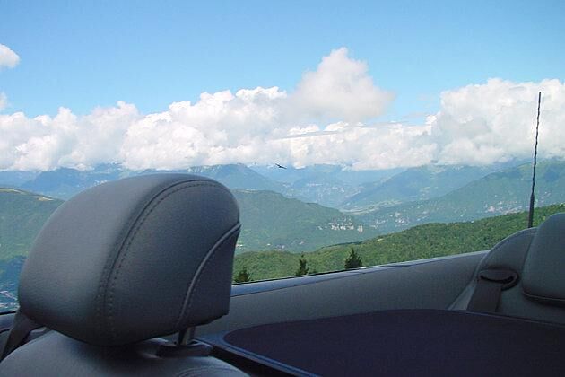 Genießen Sie die Aussicht: Offen bietet das Cabriolet freie Sicht nach oben
