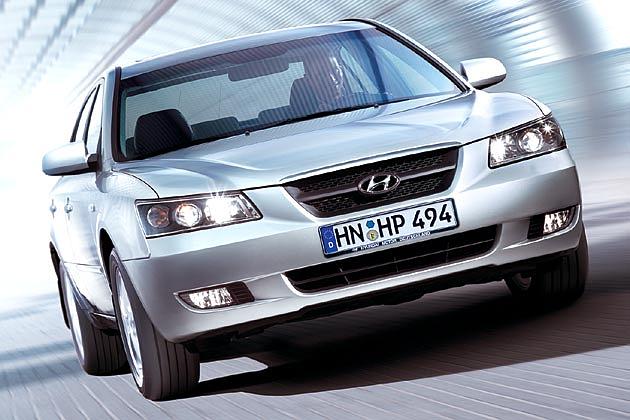 Mit dem 2,4-Liter-Motor ist der Sonata ausreichend kräftig motorisiert