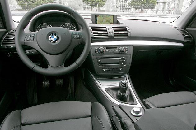 Fast wie bei den großen BMWs: Edler Innenraum des 1er