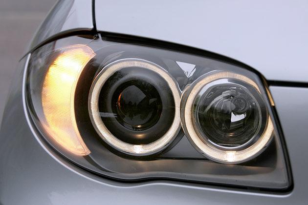 Optional: Adaptives Kurvenlicht kostet 400 Euro, Xenon-Licht 790 Euro