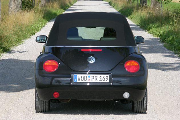 Das Glasfenster und das zweilagige Verdeck machen das Cabrio winterfest