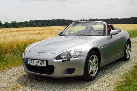 Honda S2000: Straßenmotorrad auf vier Rädern
