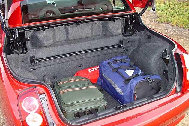 Bei geschlossenem Dach fasst der Kofferraum eindrucksvolle 457 Liter