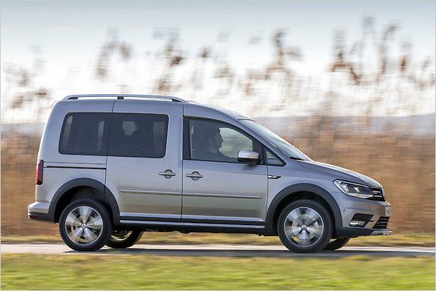Die Perspektive täuscht: Der Caddy Alltrack liegt nicht höher als die normalen Varianten