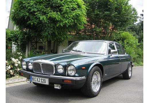 Jaguar Daimler Limousine (1997–2003) Daimler V8 (284PS)