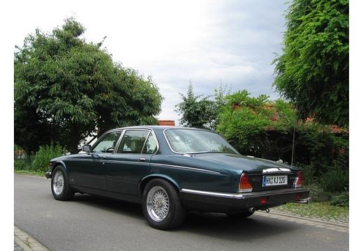 Jaguar Daimler Limousine (1997–2003) Daimler V8 (284PS)