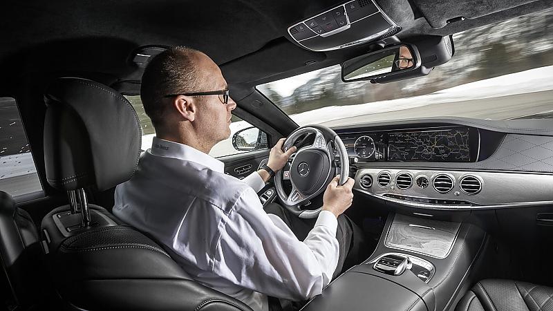 Guard Mann Markus Nast - die Nachfrage nach Panzerlimousinen wächst weiter