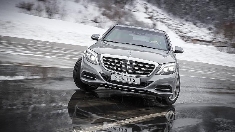 Mercedes Fahrertraining für Panzerlimousinen