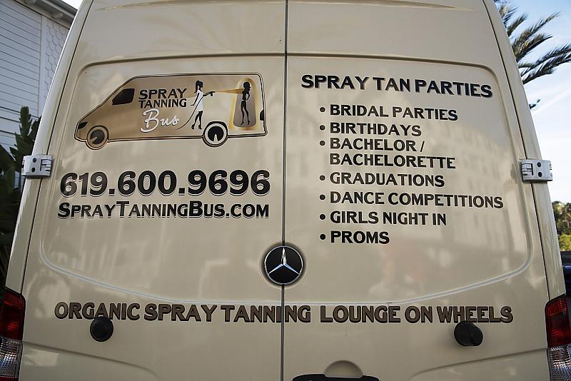 Spray Tanning Bus - besonders die Tanning Parties sind heiß begehrt