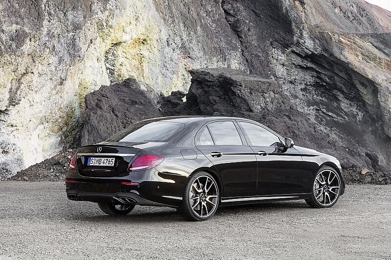 Mercedes AMG E 43 4matic - der V6-Doppelturbo leistet 401 PS und 520 Nm