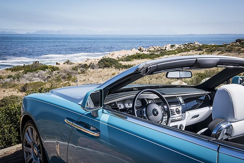 Rolls Royce Dawn mit Blick auf die Küste von Südafrika