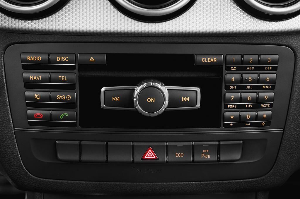 Mercedes B-Class (Baujahr 2013) Sport 5 Türen Radio und Infotainmentsystem