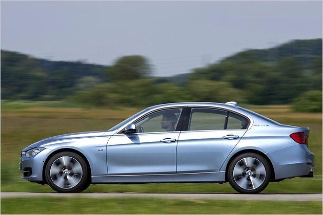 Der ActiveHybrid 3 wird von einem kräftigen Sechszylinder-Otto und einem E-Motor angetrieben