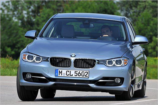 Rein elektrisch kann man mit dem ActiveHybrid 3 bis zu 75 km/h schnell fahren, die elektrische Reichweite liegt bei bis zu vier Kilometer