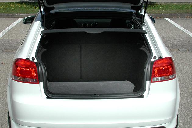 Der Kofferraum fasst 281 Liter