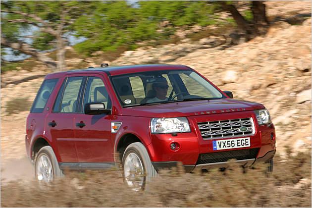 Auf Schotterpisten schluckt der Freelander 2 die gröbsten Schläge weg