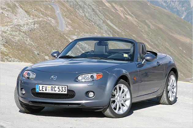 Mazda MX-5 Roadster Coupé: Offen ist die neue Variante kaum vom Softtop-MX-5 unterscheidbar