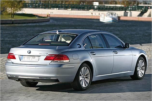 Die Farbe "Blue Water Metallic" steht exklusiv den Hydrogen7-Modellen zur Verfügung