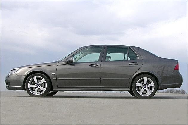 Unauffälliges Mobil in der Form einer klassischen Stufenhecklimousine