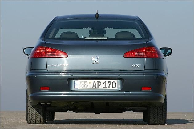 Der Peugeot 607 zeichnet sich vor allem durch sein schlichtes Design aus