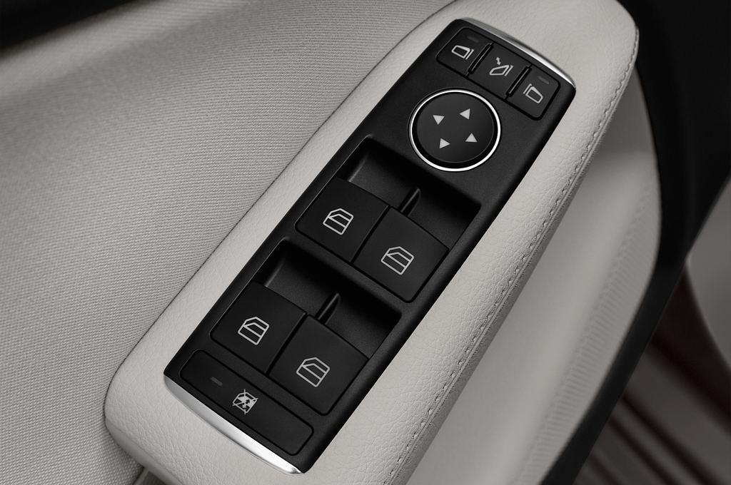 Mercedes B-Class (Baujahr 2017) Style 5 Türen Bedienungselemente Tür