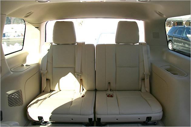Selbst ganz hinten können drei Personen mitfahren