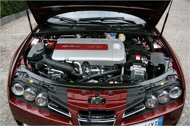 Unter der Haube werkelt ein 200 PS starker Fünfzylinder-Turbodiesel