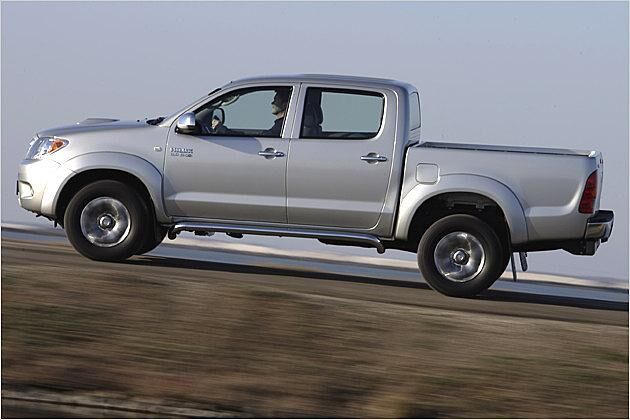 Der mächtige Hilux ist 5,25 Meter lang