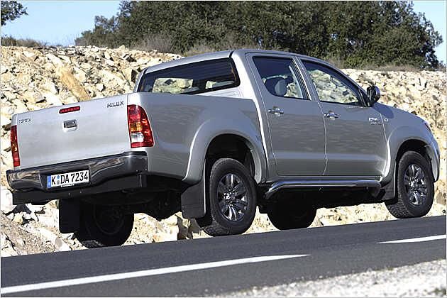 Serienmäßig gibt es den Hilux Executive mit 16-Zoll-Felgen