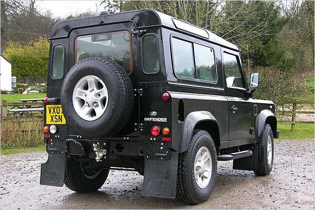 Der Defender 90 Station Wagon muss mit drei Türen auskommen