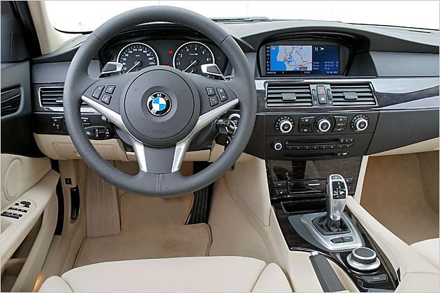 Für die neue Sport-Automatik gibt es Paddles am Lenkrad