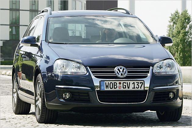 Die Front ist absolut identisch mit der Schrägheck-Limousine