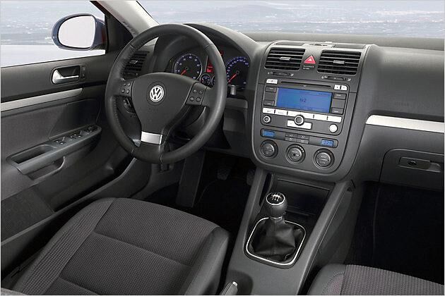 Gewohnte Kost: Das schlichte, aber schicke Interieur des Golf Variant