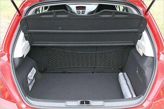 In den Kofferraum des Peugeot 207 RC passen 270 Liter Gepäck