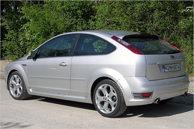 Der Ford Focus ST hat in 6,8 Sekunden die Tempo-100-Schallmauer geknackt
