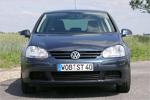 Die Lufteinlässe an der Front sind die gleichen wie bei den nicht aufgeladenen Motorisierungen