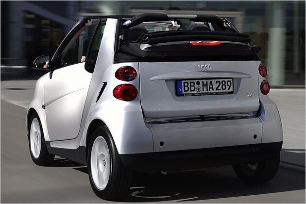 Der neue Smart muss mit zwei anstatt bisher drei Rücklichtern auskommen