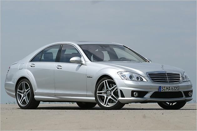 Unter anderem die Seitenschweller prägen das spezielle AMG-Design