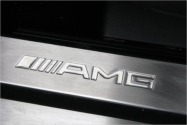 Auch in der Einstiegsleiste prangen die drei großen Buchstaben AMG
