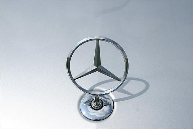 Darf nicht fehlen: Der Stern auf der Motorhaube