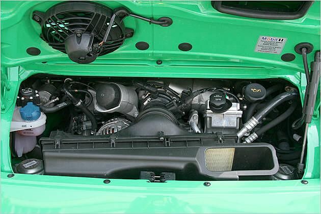 So unscheinbar sieht ein 415-PS-Motor aus