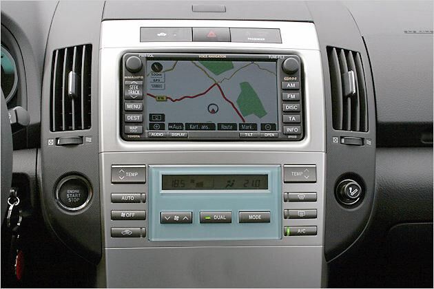 Der Corolla Verso wird mittels Start-Stopp-Knopf gestartet