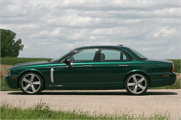 Über fünf Meter lang: Der neue Jaguar XJR