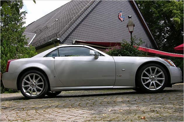 Die 19-Zoll-Speichenfelgen sind ein Merkmal der V-Version des XLR