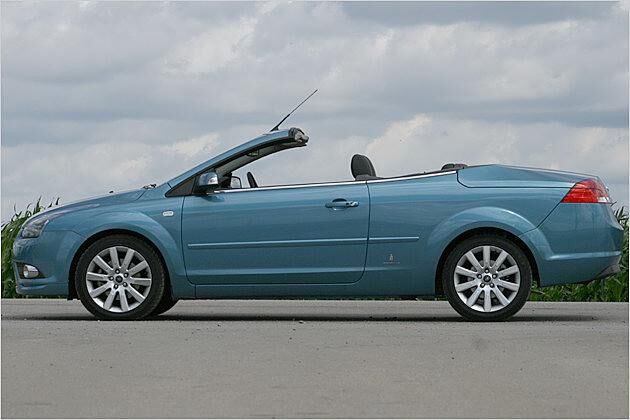 Lang und flach: Die Frontscheibe des Focus-Cabriolets