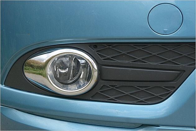 Mit Chrom eingefasst: Die serienmäßigen Nebelscheinwerfer