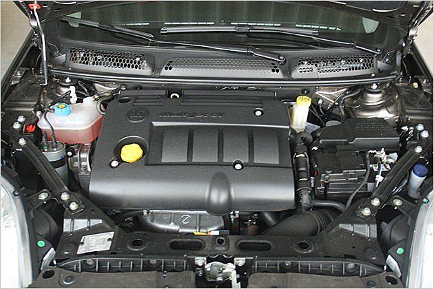 Der 120-PS-Diesel im Bravo ist etwas laut, beschleunigt aber ordentlich