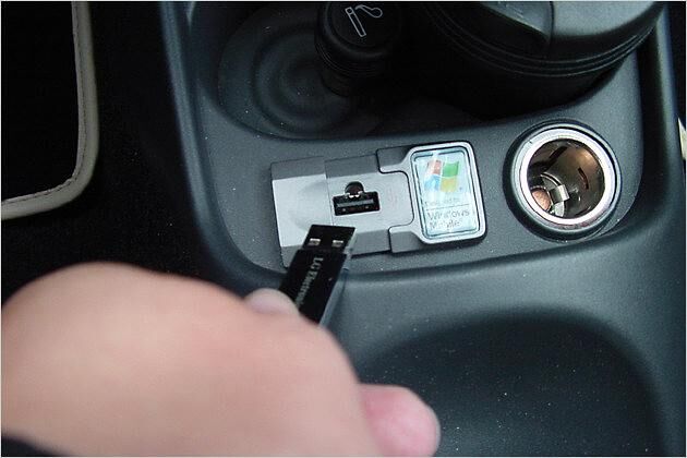 Cool: Ein Anschluss für USB-Sticks findet sich in der Mittelkonsole