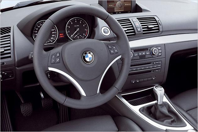 Multifunktion im Lenkrad kostet 150 Euro Aufpreis